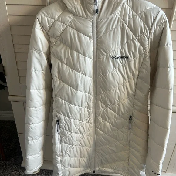 Columbia Women’s Long Jacket With Hood - Picture 2 of 6